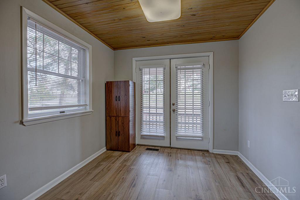 6670 Gaines Road Cincinnati, OH 45247 - Photo 13 of 40