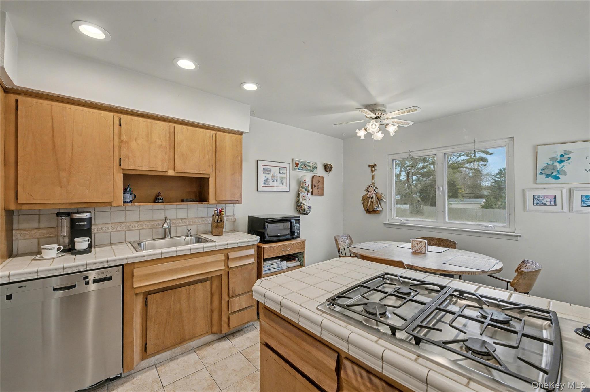 4 Bethal Lane Commack, NY 11725 - Photo 14 of 29