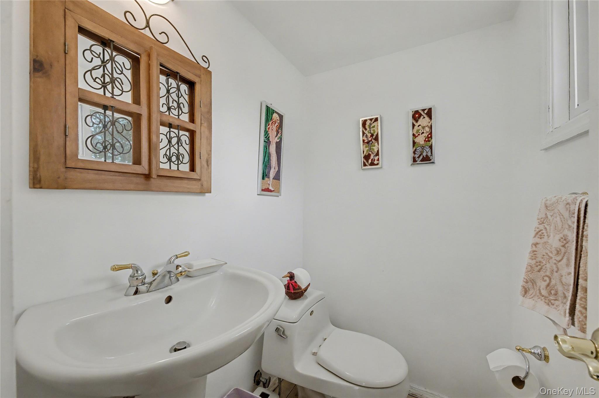 4 Bethal Lane Commack, NY 11725 - Photo 23 of 29