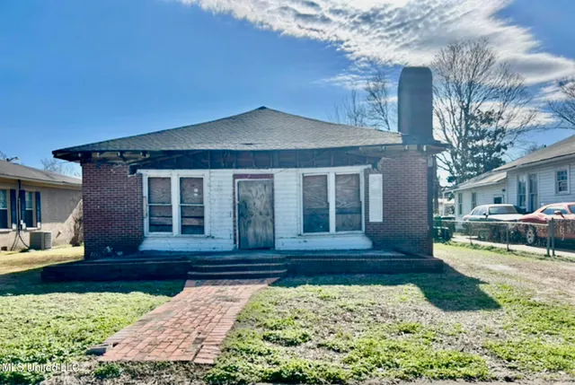 $12,000 | 1103 Strong Avenue, Greenwood, MS 38930