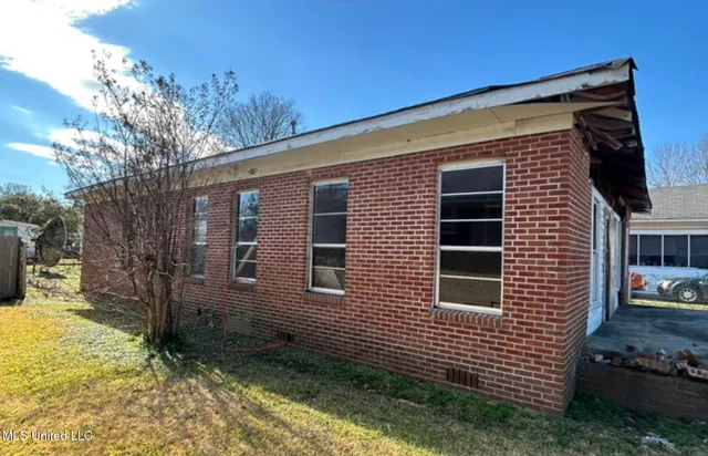 $12,000 | 1103 Strong Avenue, Greenwood, MS 38930