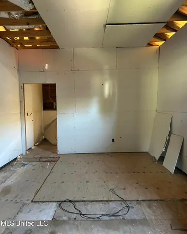 $12,000 | 1103 Strong Avenue, Greenwood, MS 38930