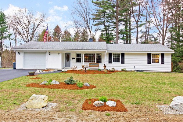 7 Gary Road Chelmsford, MA 01824 - Photo 1 of 26 Gallery Image 1