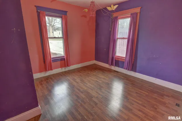 $69,900 | 907 East Park Street, Taylorville, IL 62568