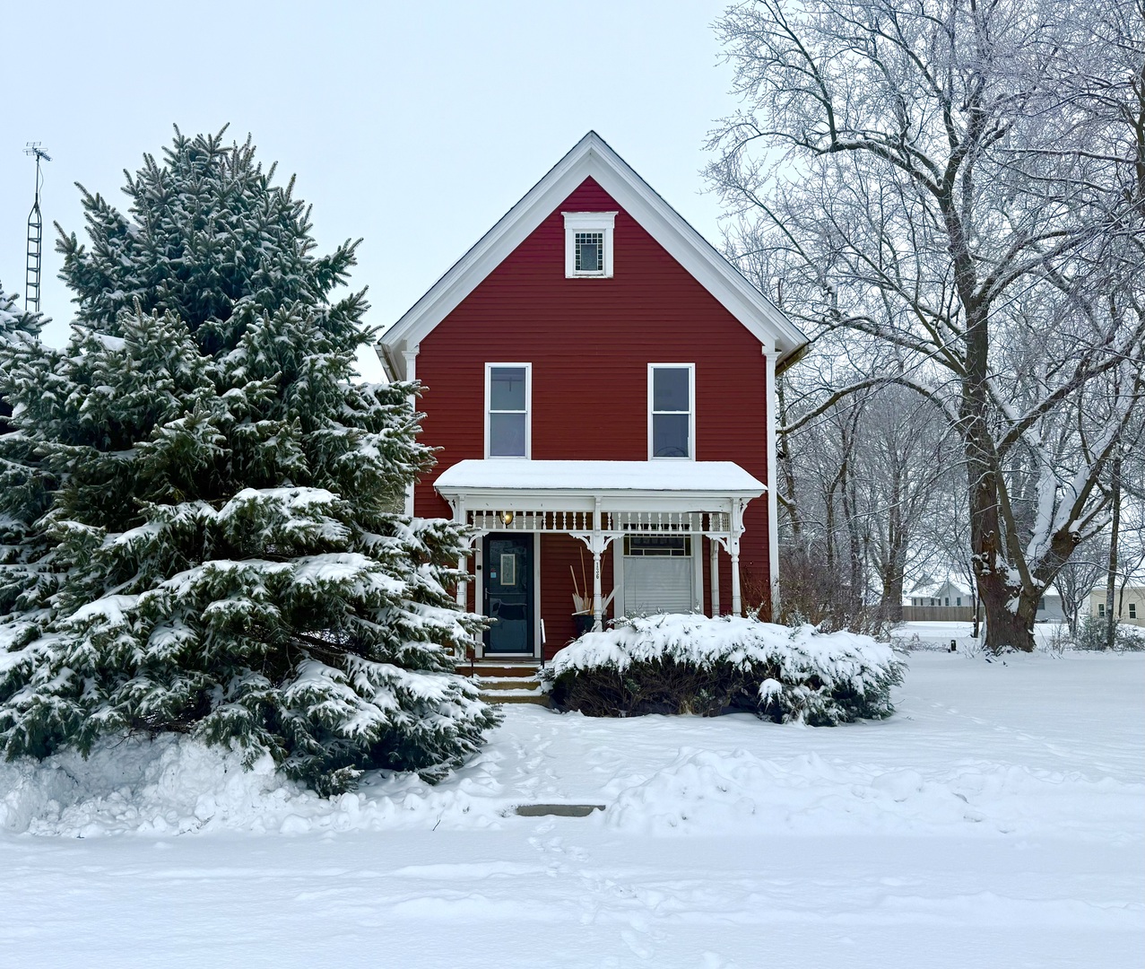 136 West Chestnut Street Compton, IL 61318 - Photo 2 of 24 a front view of a house with a yard