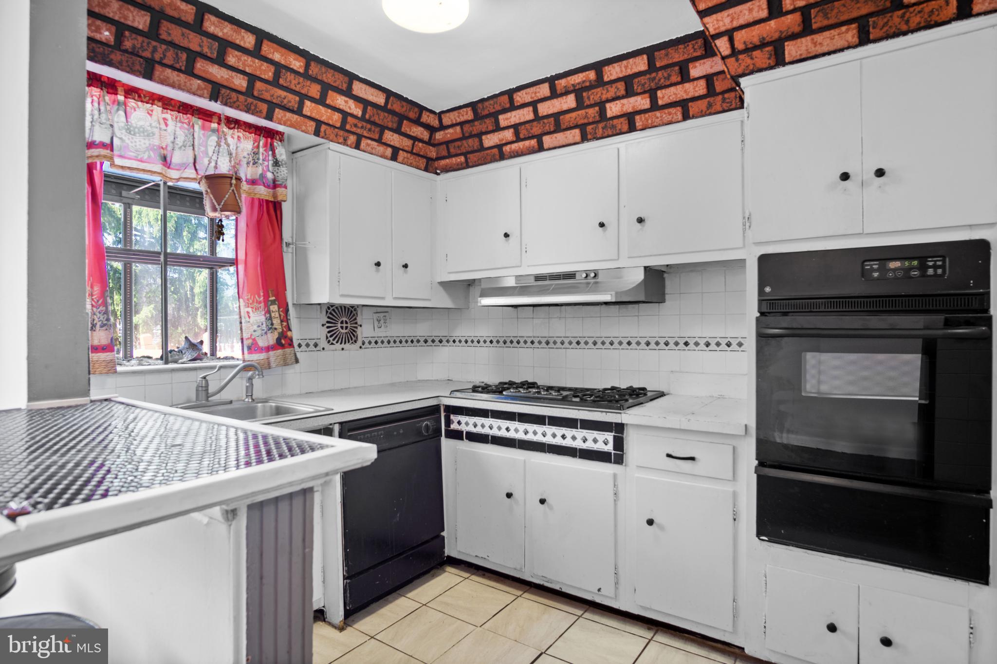 8632 Rugby Street Philadelphia, PA 19150 - Photo 11 of 24 Gallery Image 11