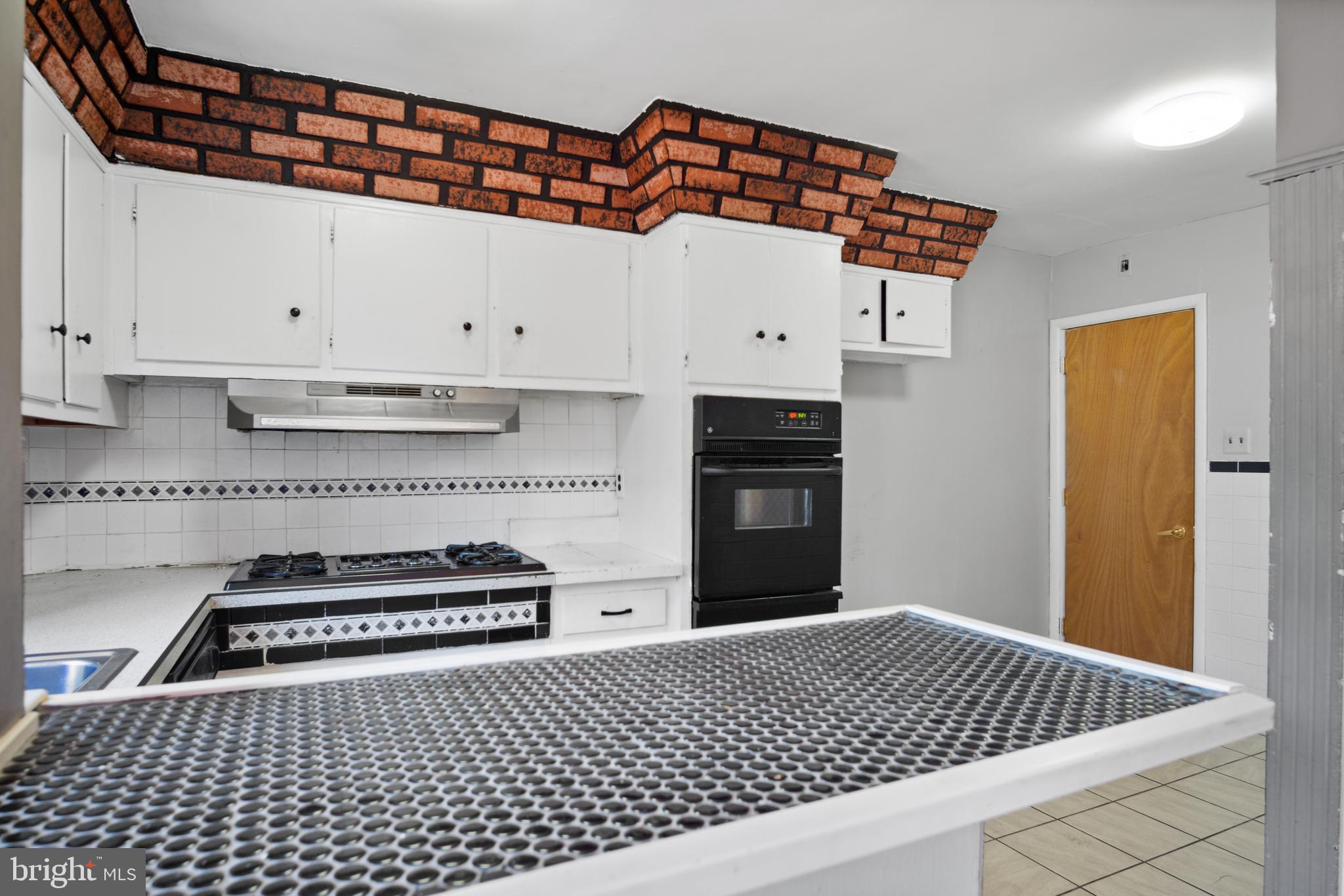 8632 Rugby Street Philadelphia, PA 19150 - Photo 8 of 24 Gallery Image 8