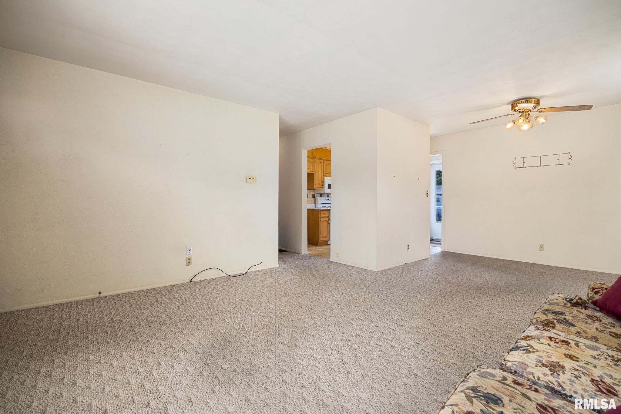 411 Manor Street Pekin, IL 61554 - Photo 8 of 29