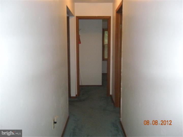 270 Meany Road Wrightstown, NJ 08562 - Photo 11 of 16 Hallway