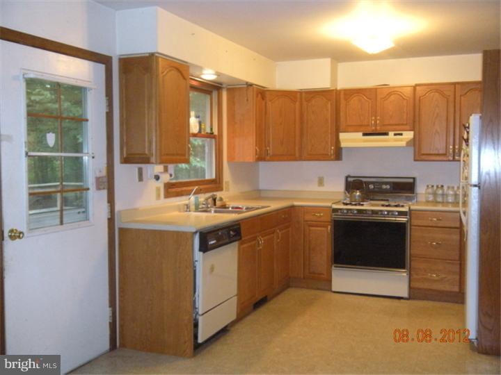 270 Meany Road Wrightstown, NJ 08562 - Photo 4 of 16 Kitchen