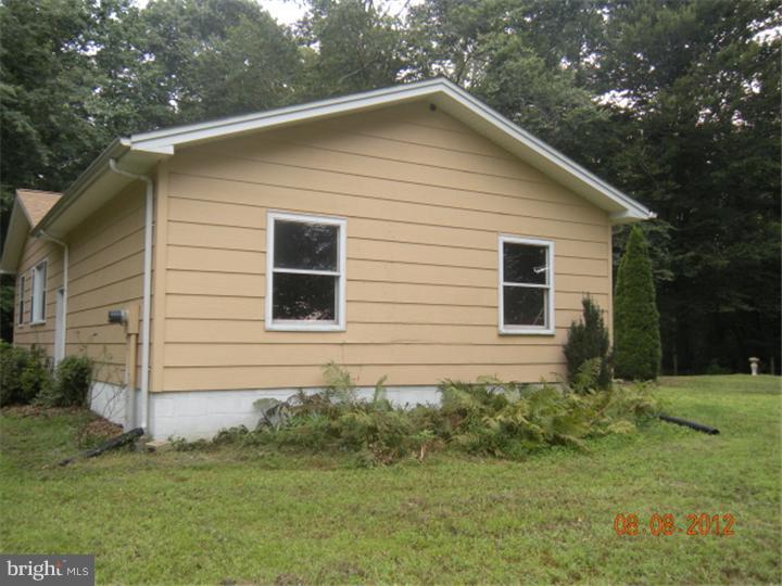 270 Meany Road Wrightstown, NJ 08562 - Photo 7 of 16 Garage