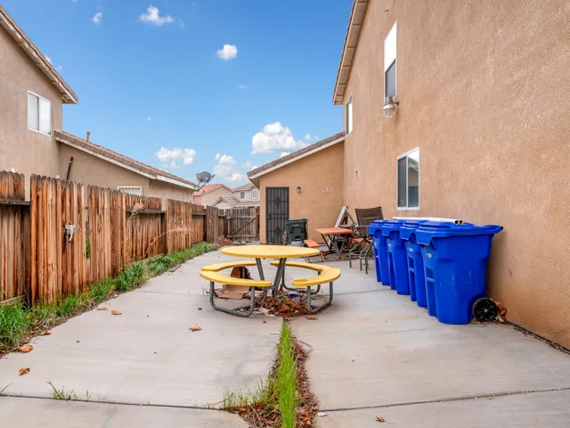 $484,900 | 13847 Clydesdale Run Lane, Victorville, CA 92394