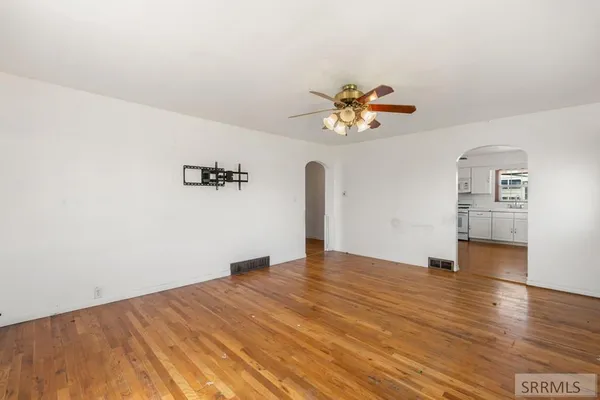 $399,000 | 570 South Park Avenue, Shelley, ID 83274