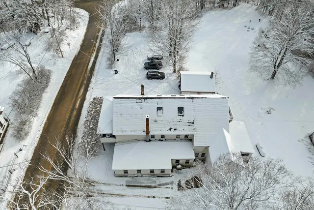 $650,000 | 11 White Plains Road, Webster, NH 03303