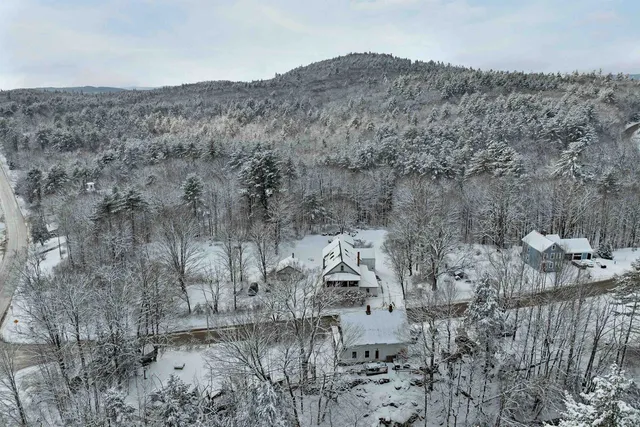 $650,000 | 11 White Plains Road, Webster, NH 03303