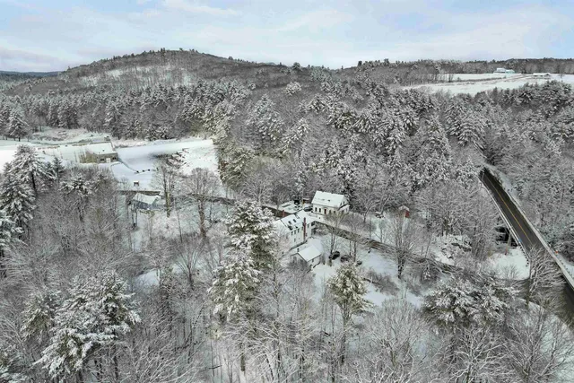 $650,000 | 11 White Plains Road, Webster, NH 03303