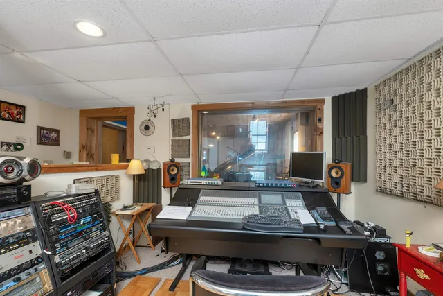 $650,000 | 11 White Plains Road, Webster, NH 03303