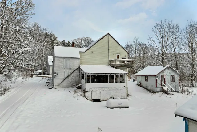 $650,000 | 11 White Plains Road, Webster, NH 03303