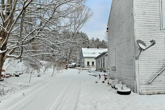 $650,000 | 11 White Plains Road, Webster, NH 03303