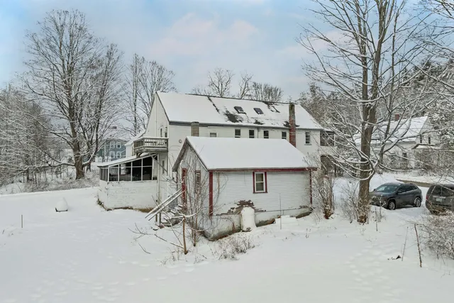 $650,000 | 11 White Plains Road, Webster, NH 03303