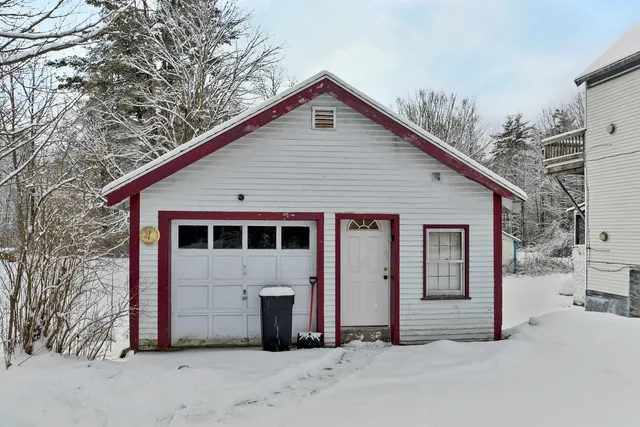 $650,000 | 11 White Plains Road, Webster, NH 03303