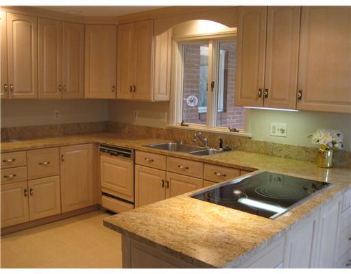666 Scrubgrass Road Mt. Lebanon, PA 15243 - Photo 6 of 17 Kitchen.
