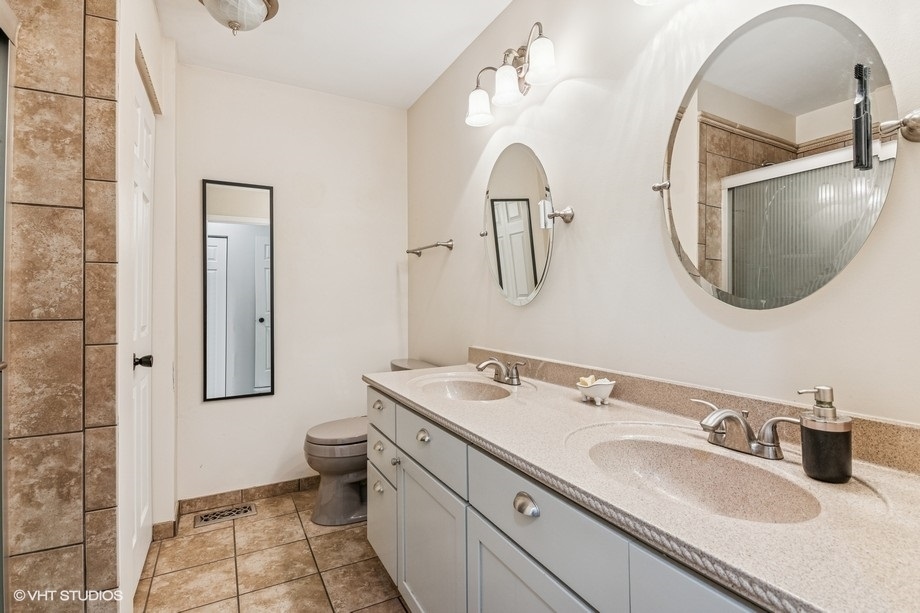 1063 Ridgefield Circle Carol Stream, IL 60188 - Photo 14 of 17 Gallery Image 14