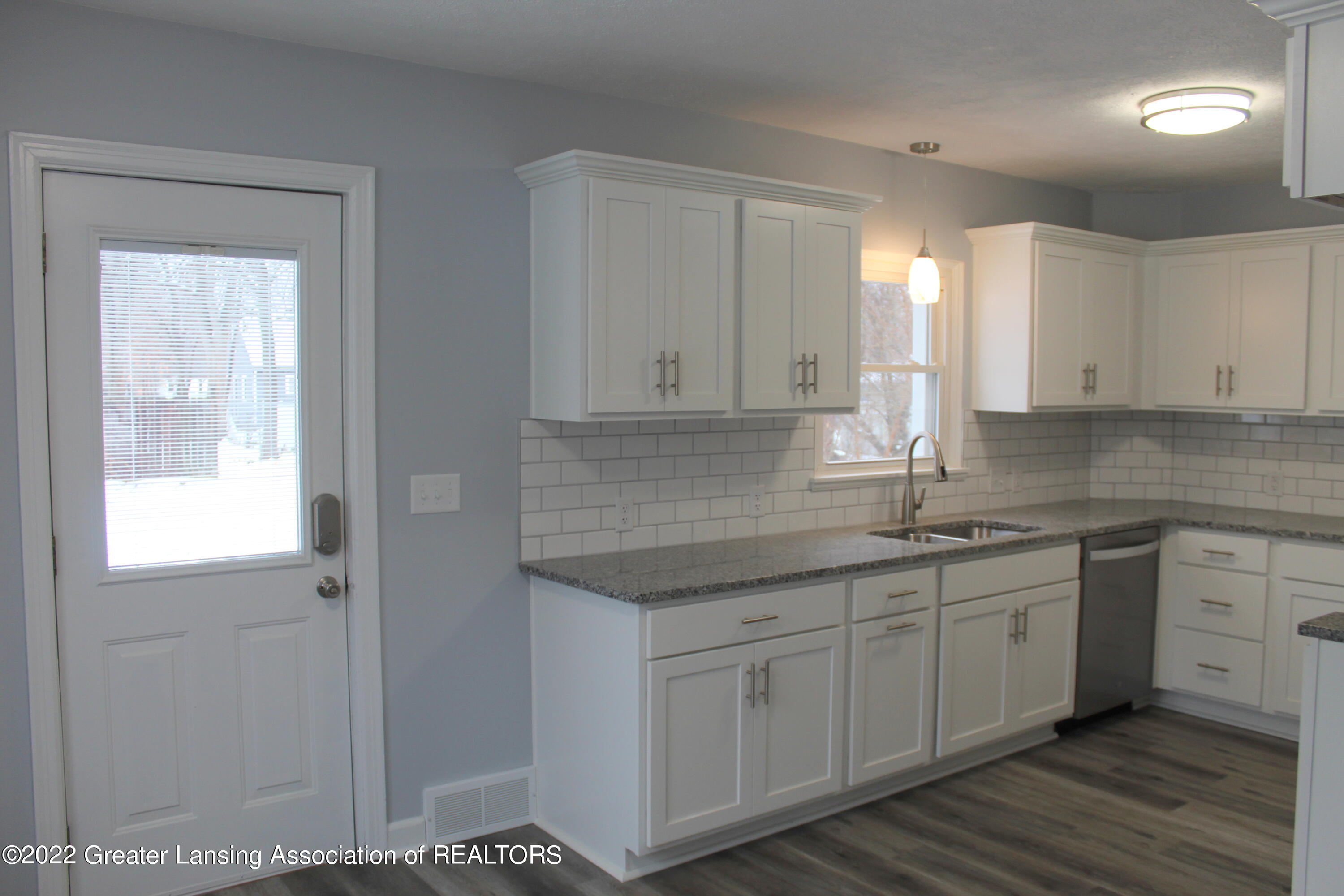710 South Cochran Road Charlotte, MI 48813 - Photo 4 of 33 4