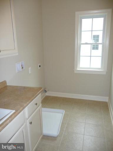 8041 Washington Road Alexandria, VA 22308 - Photo 19 of 21 Laundry Area 1