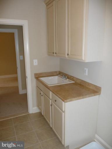 8041 Washington Road Alexandria, VA 22308 - Photo 20 of 21 Laundry Area 2