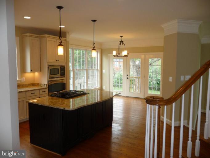 8041 Washington Road Alexandria, VA 22308 - Photo 4 of 21 Breakfast Area