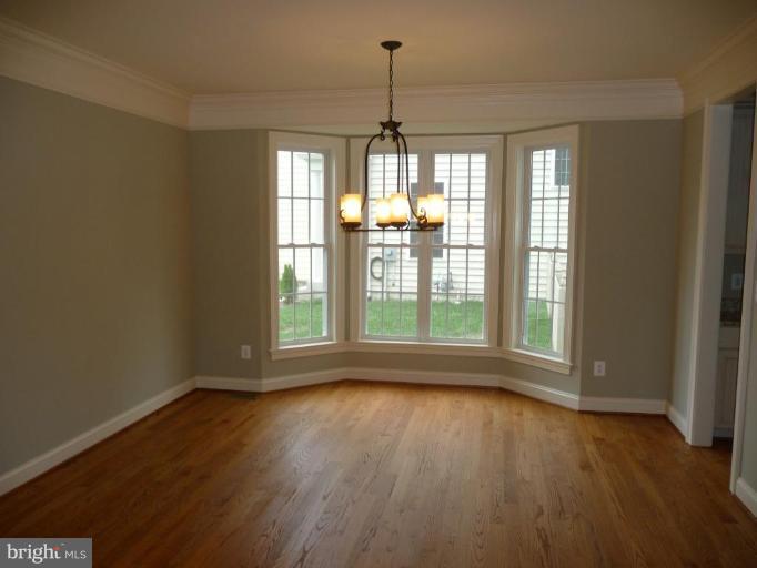 8041 Washington Road Alexandria, VA 22308 - Photo 7 of 21 Dining Room