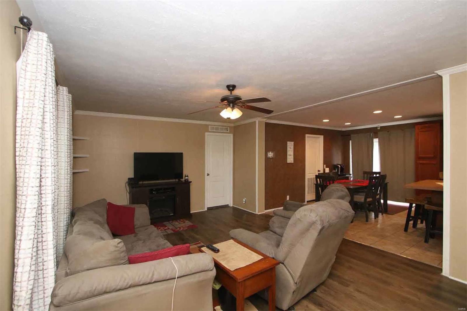 950 Blue Ridge Road Alton, IL 62002 - Photo 8 of 20