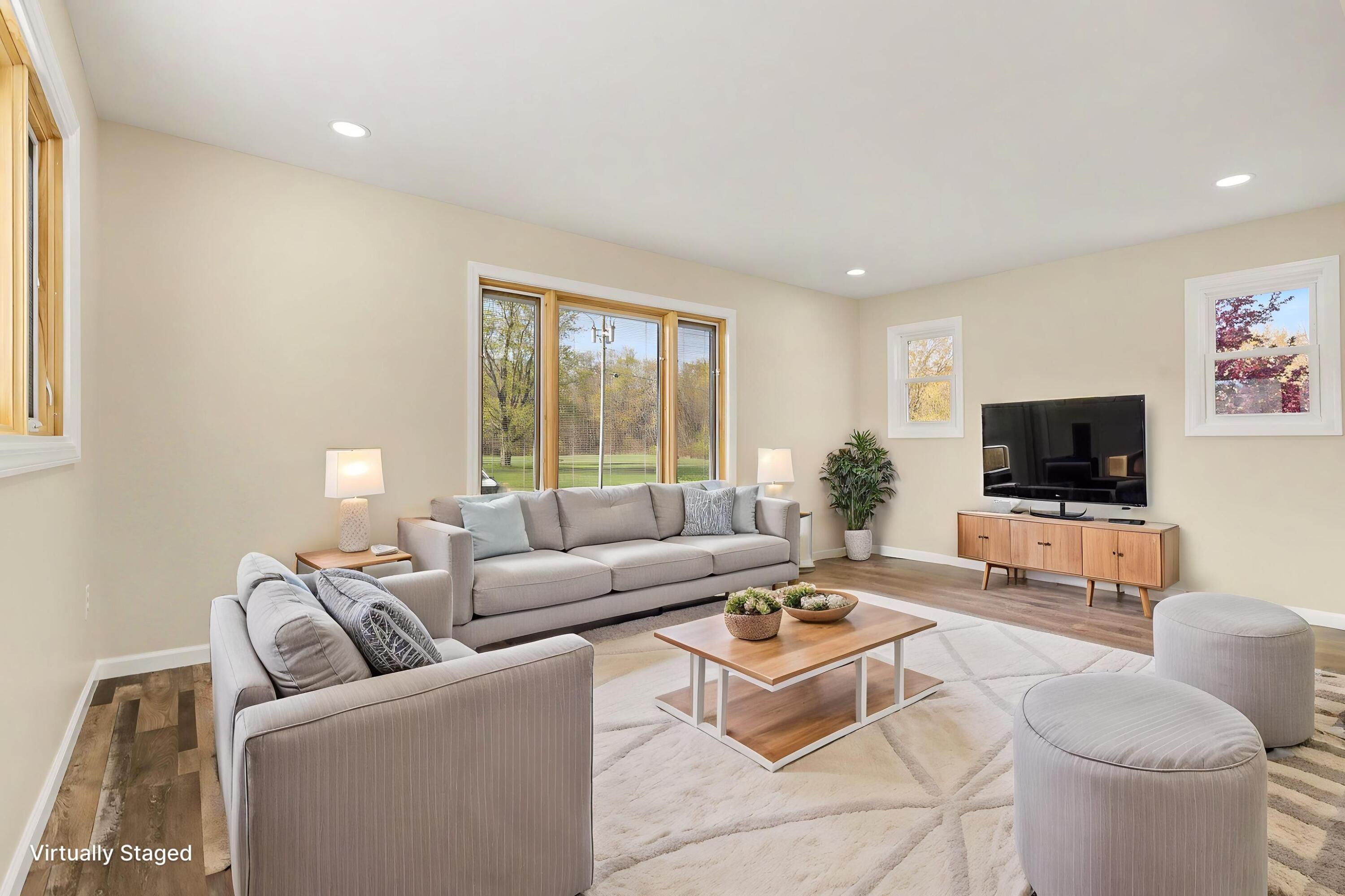 8891 Pennfield Road Battle Creek, MI 49014 - Photo 12 of 39 Living Room