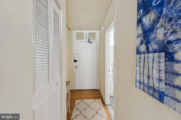 $1,700 | 4242 East-West Highway, Unit 420, Bethesda, MD 20814