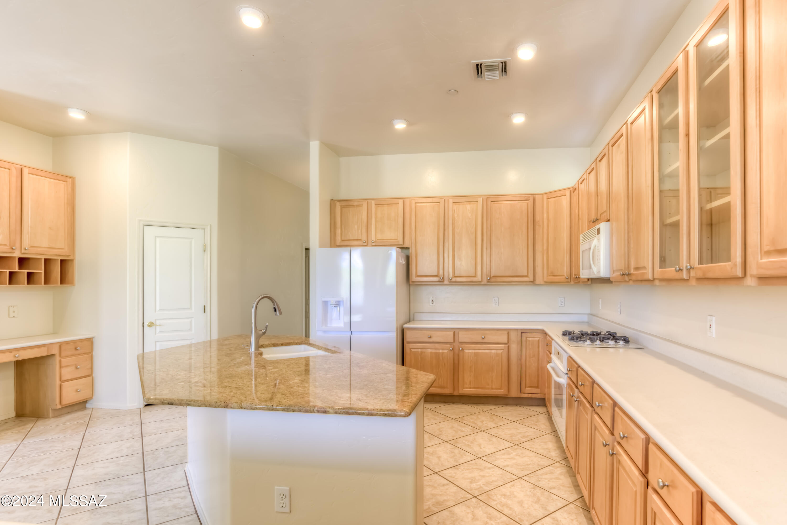 1588 West Copper Ridge Drive Tucson, AZ 85737 - Photo 5 of 36