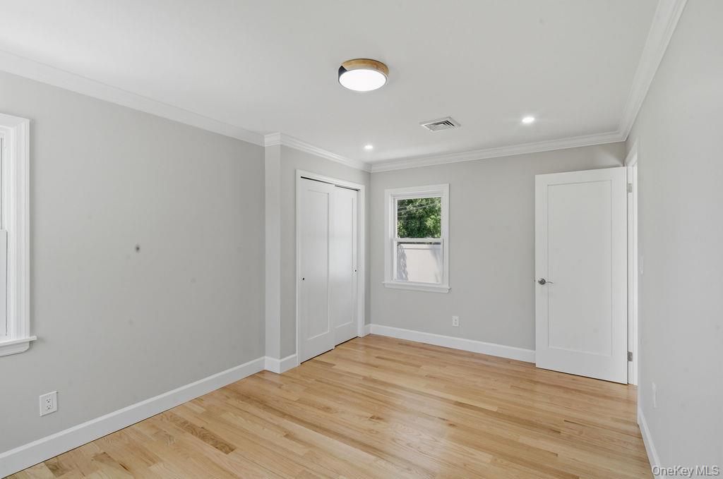2934 Kinloch Road Wantagh, NY 11793 - Photo 10 of 34