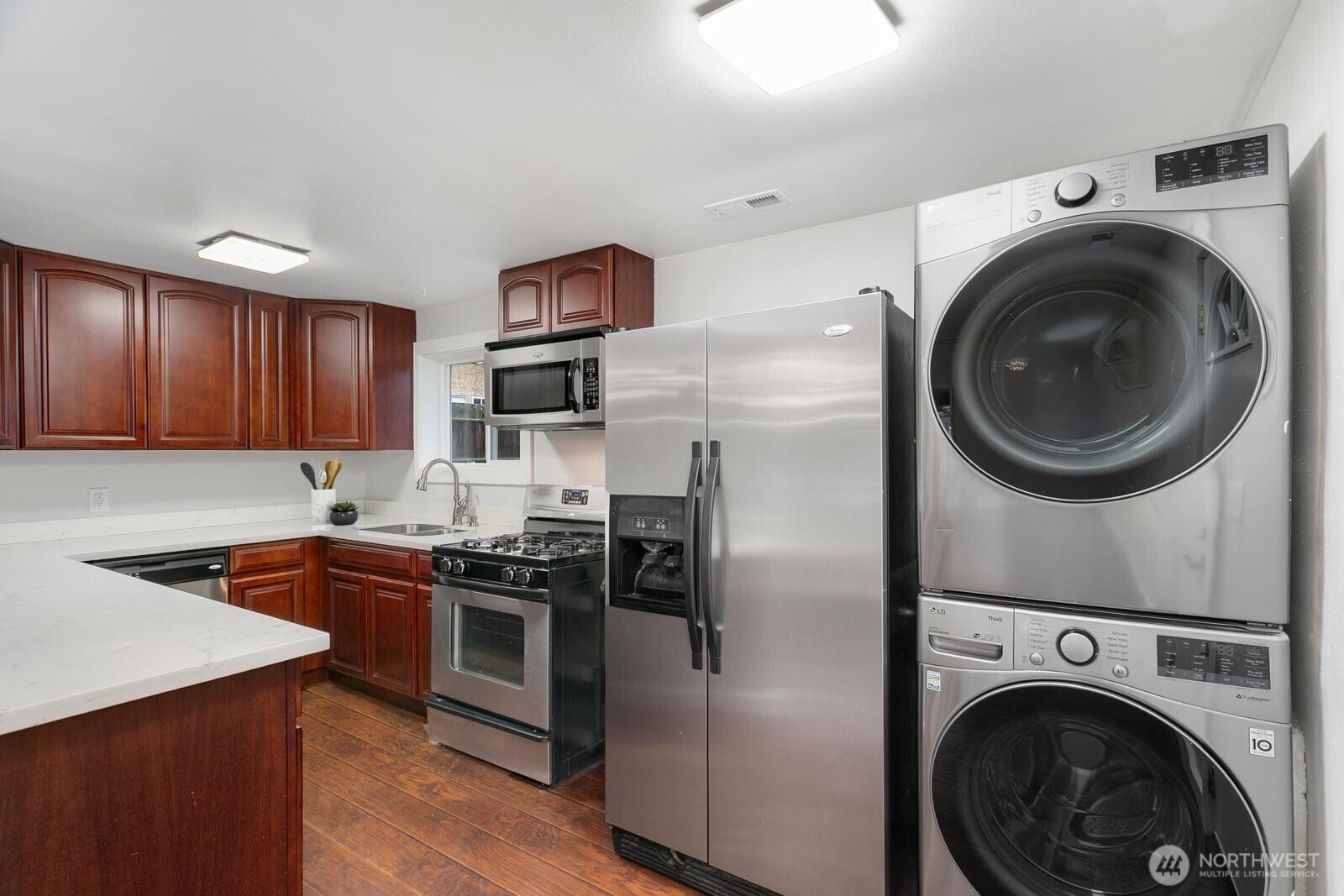 3513 Northeast 6th Place Renton, WA 98056 - Photo 11 of 26