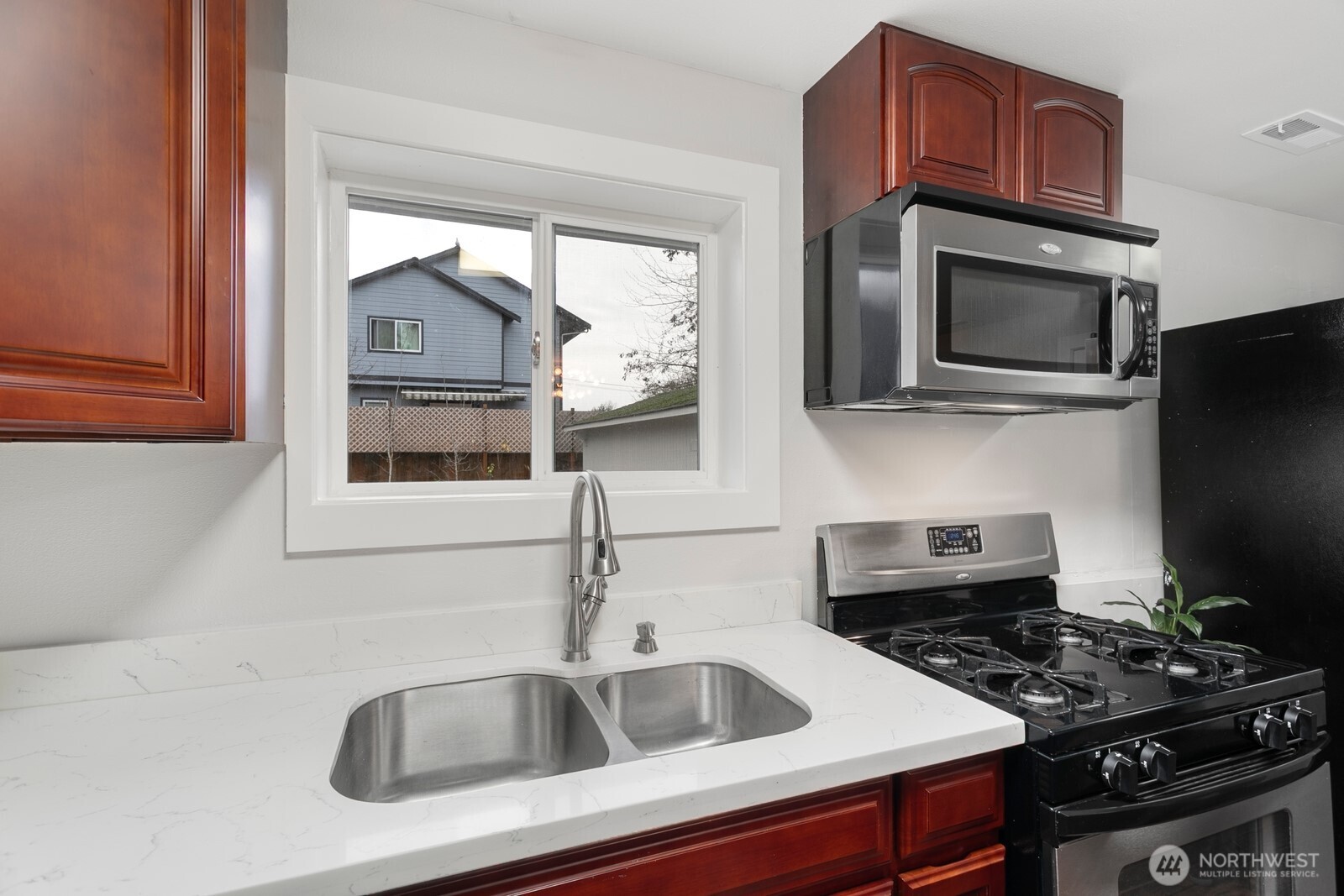3513 Northeast 6th Place Renton, WA 98056 - Photo 16 of 26