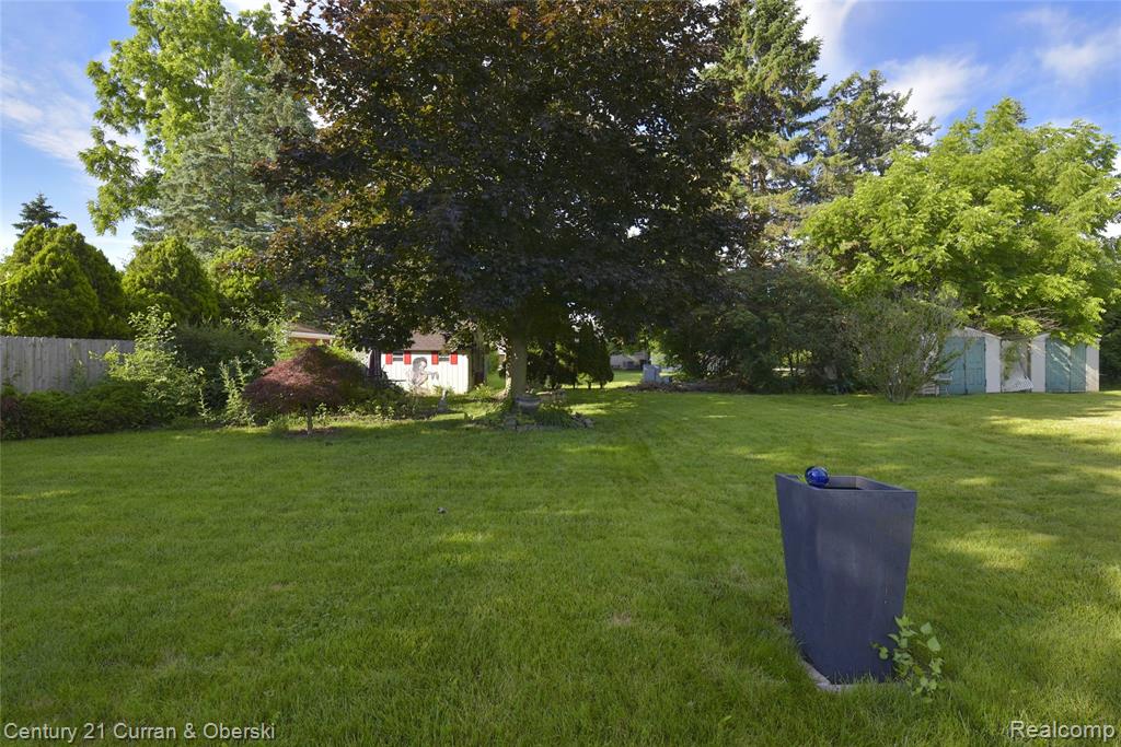 45331 Rector Drive Canton, MI 48188 - Photo 13 of 55