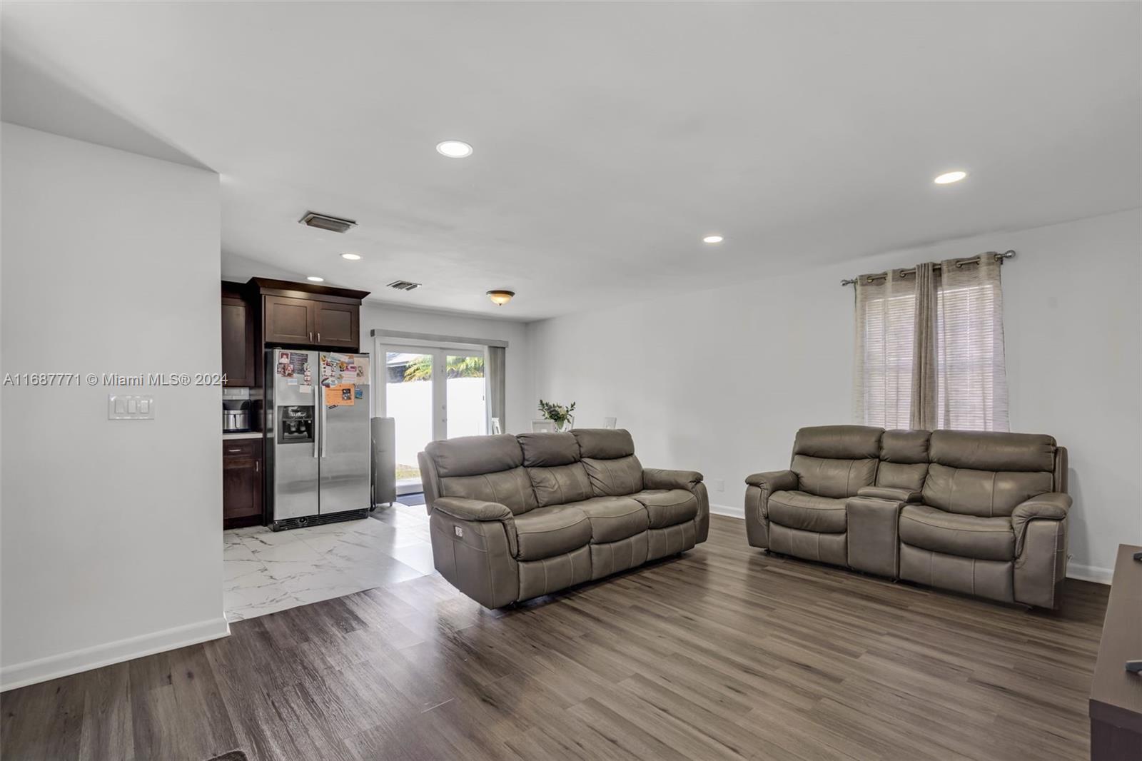 30320 Southwest 149th Avenue Homestead, FL 33033 - Photo 3 of 31