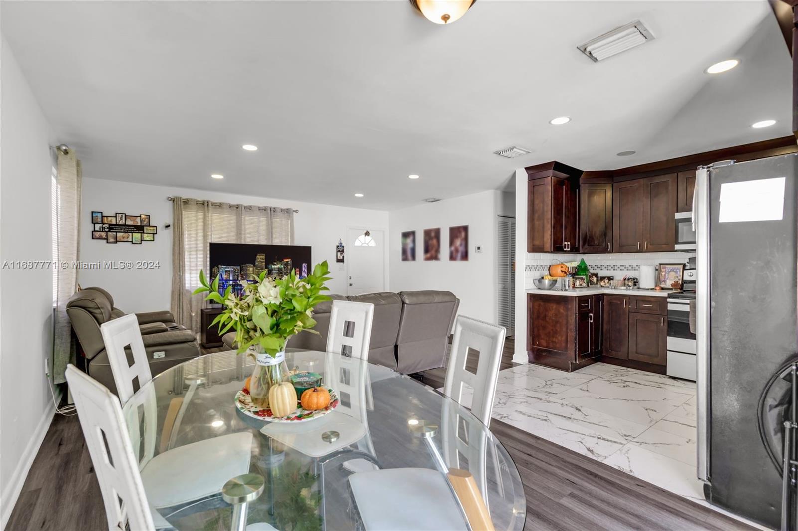 30320 Southwest 149th Avenue Homestead, FL 33033 - Photo 5 of 31