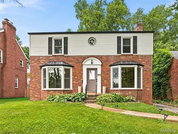 $370,000 | 7475 Shaftesbury Avenue, St. Louis, MO 63130