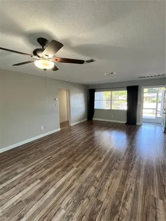 $2,000 | 10980 104th Avenue, Largo, FL 33778