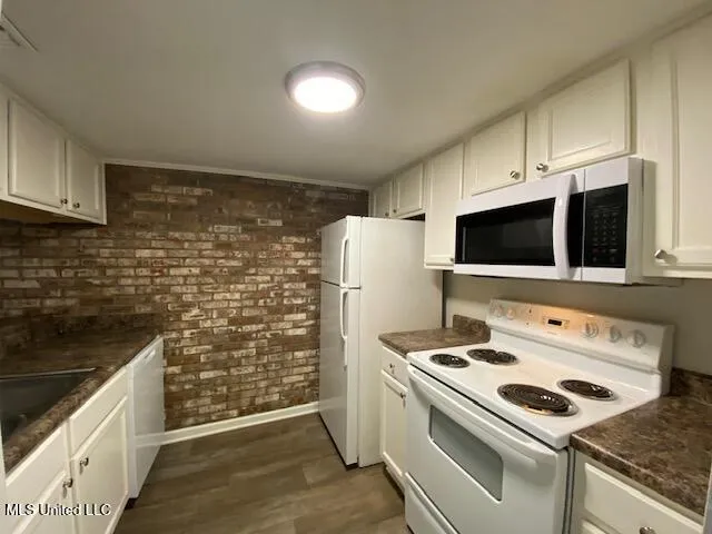 $825 | 1615 Thornton Avenue, Unit 35, Gulfport, MS 39501