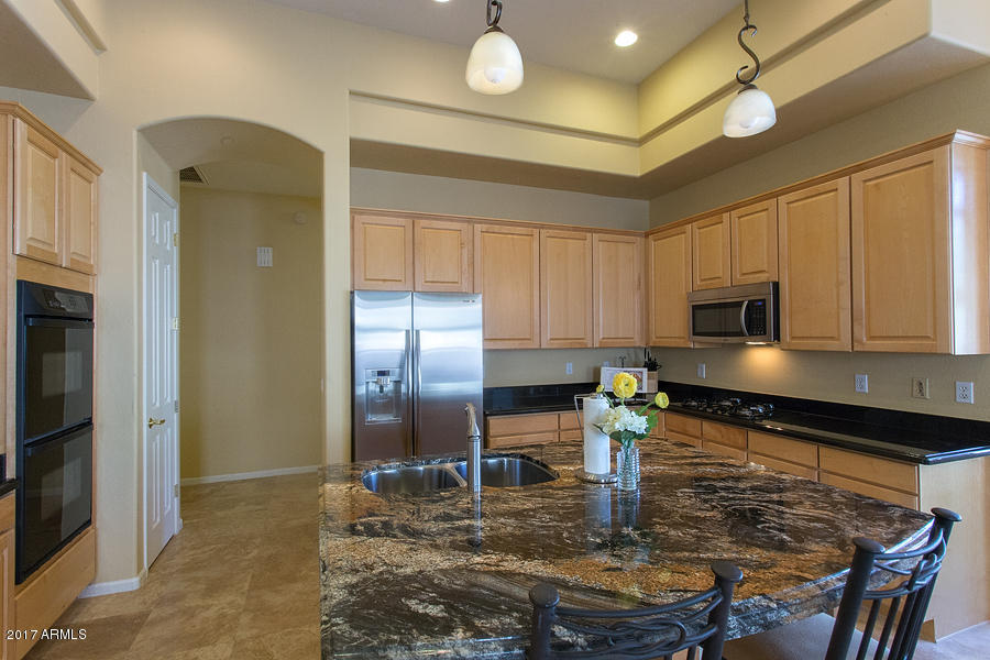 5233 East Hashknife Road Phoenix, AZ 85054 - Photo 9 of 19 5233 E Hashknife-12