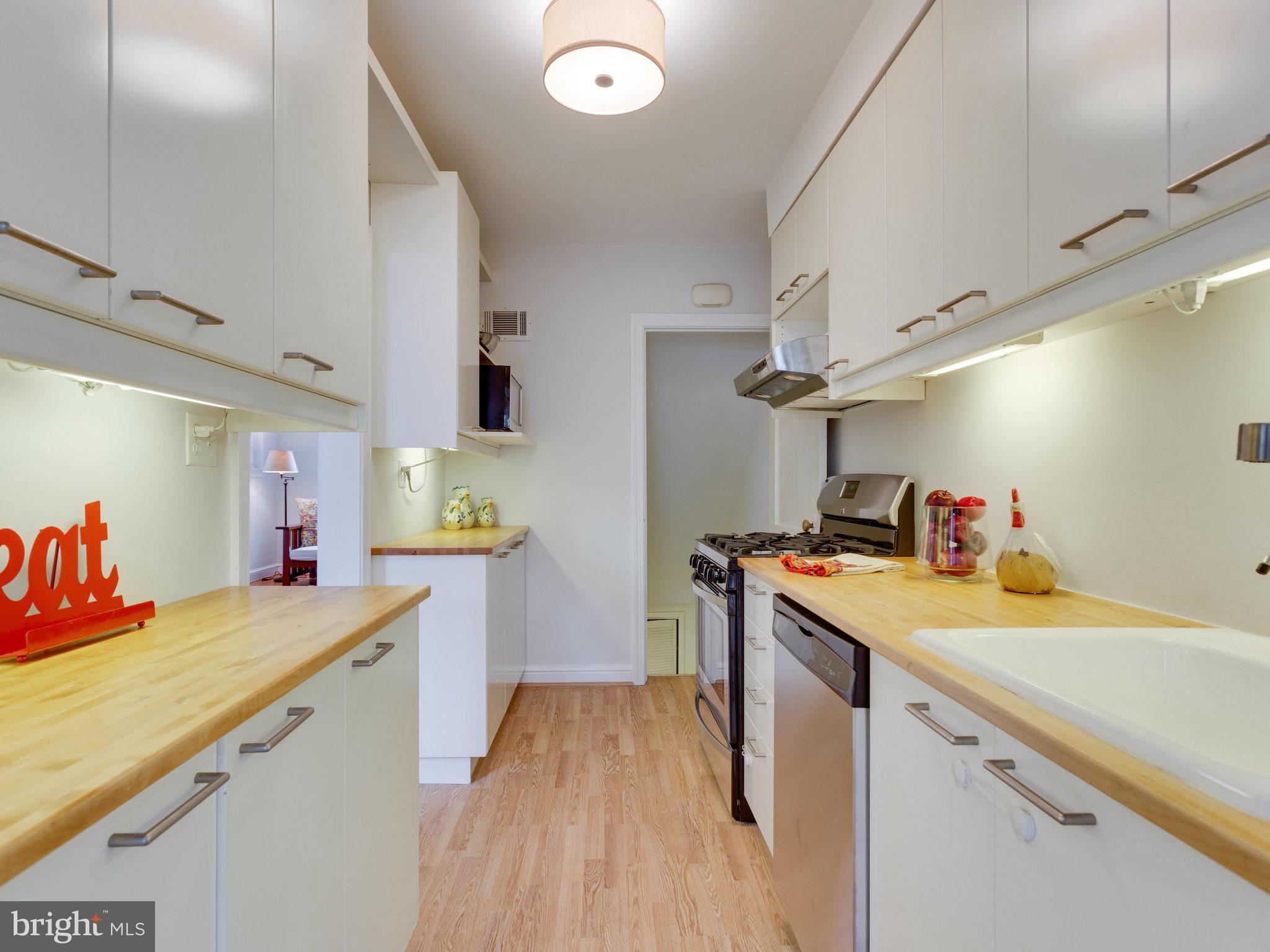 3618 1st Road South Arlington, VA 22204 - Photo 9 of 21 Kitchen