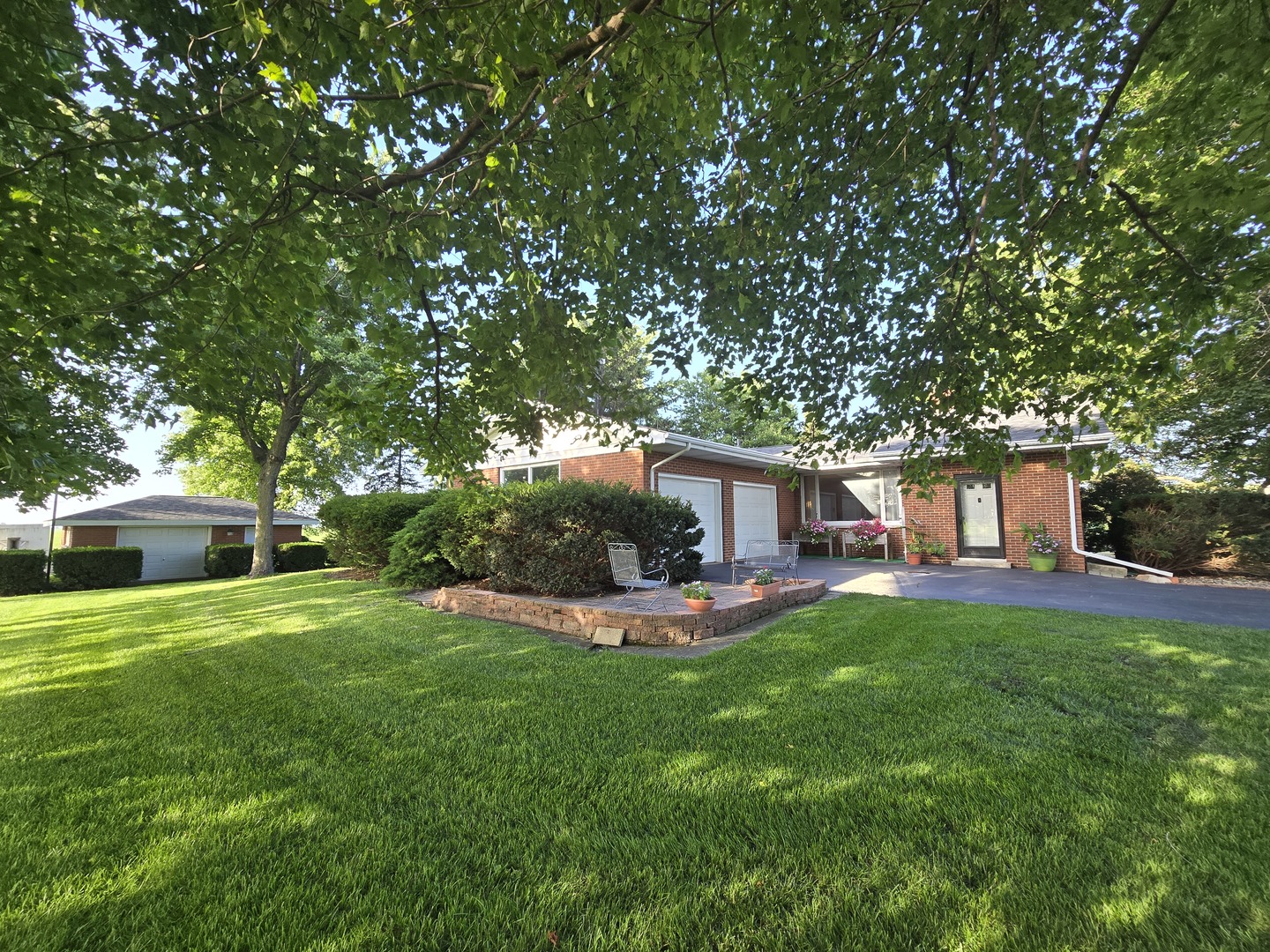 41294 East 100 North Road Bellflower, IL 61724 - Photo 3 of 43