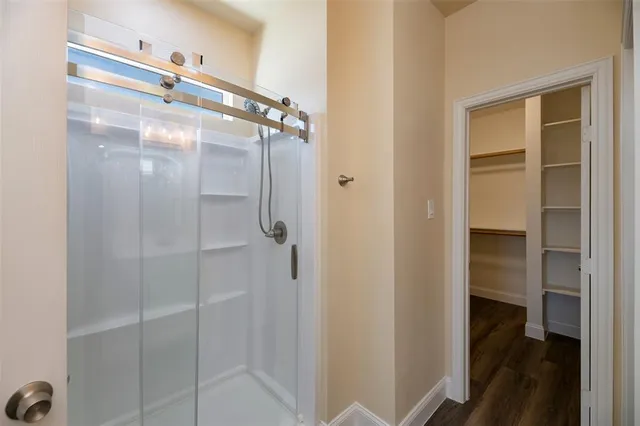 $2,400 | 200 South Oak Street, Venus, TX 76084