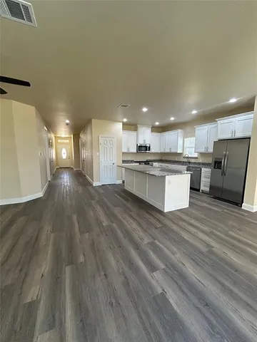 $2,400 | 200 South Oak Street, Venus, TX 76084